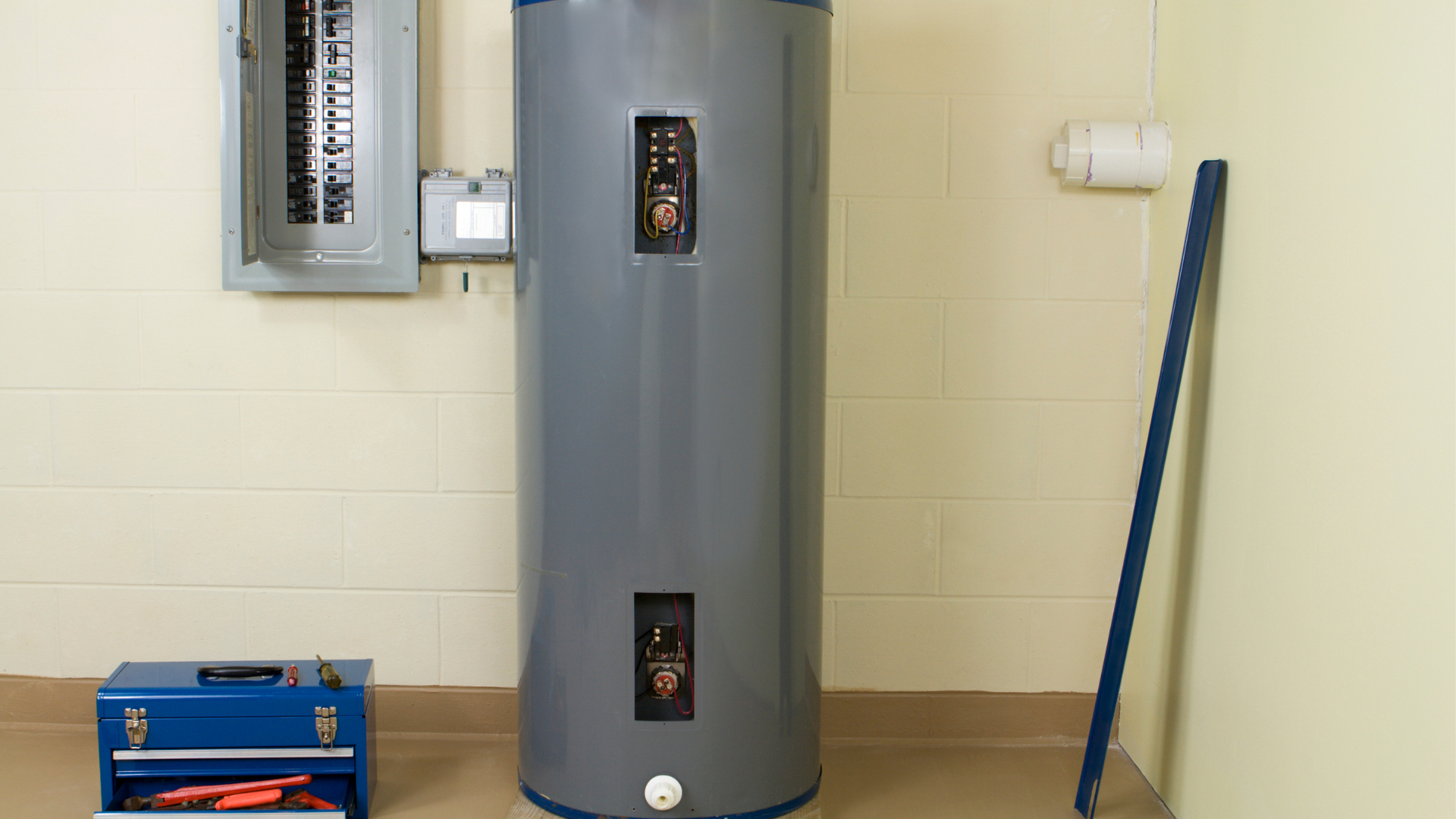 How does an electric water heater work? Payless Water Heaters has all the answers and all the professional water service you'll ever need!